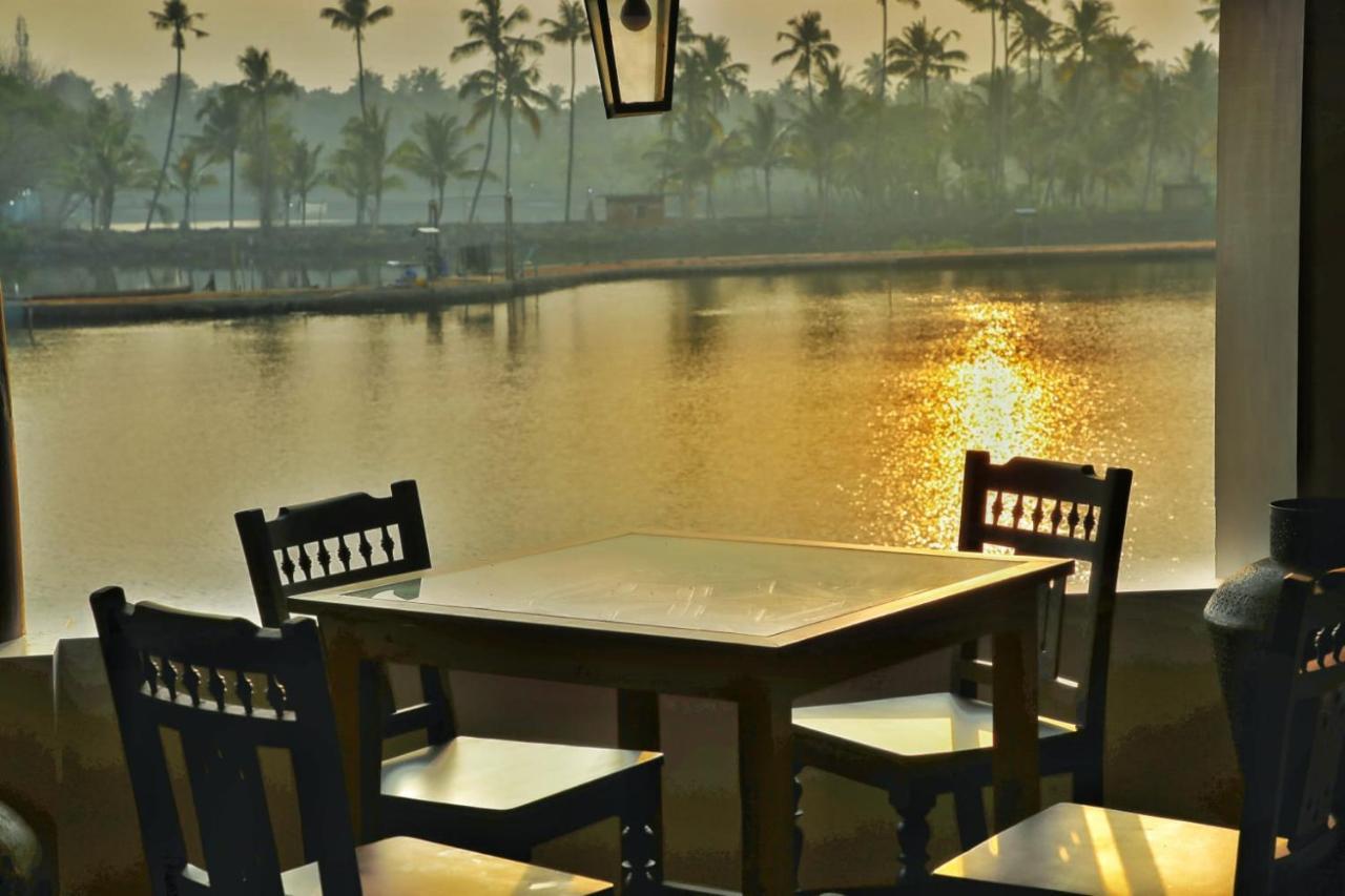Vala House Hotel Cherai Beach Exterior foto